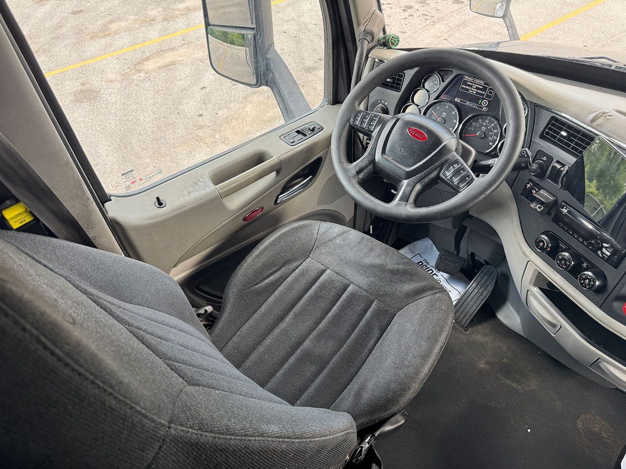 2019 Peterbilt 579 image 13