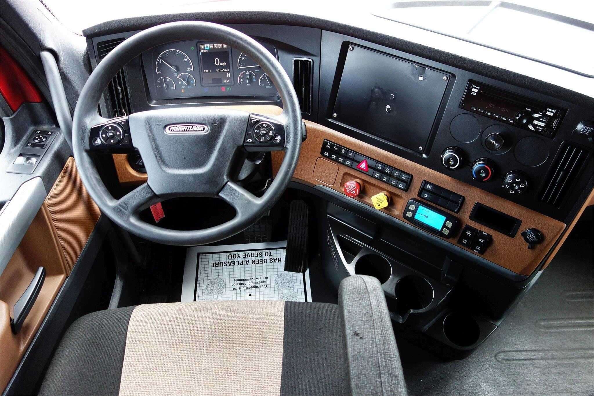 2020 Freightliner Cascadia 126 image 3