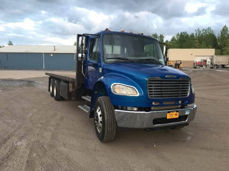 2021 Freightliner M2 image 1