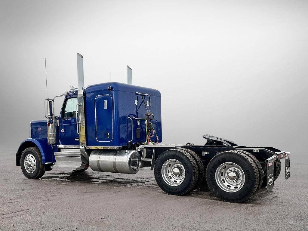 2027 Peterbilt 589 image 4