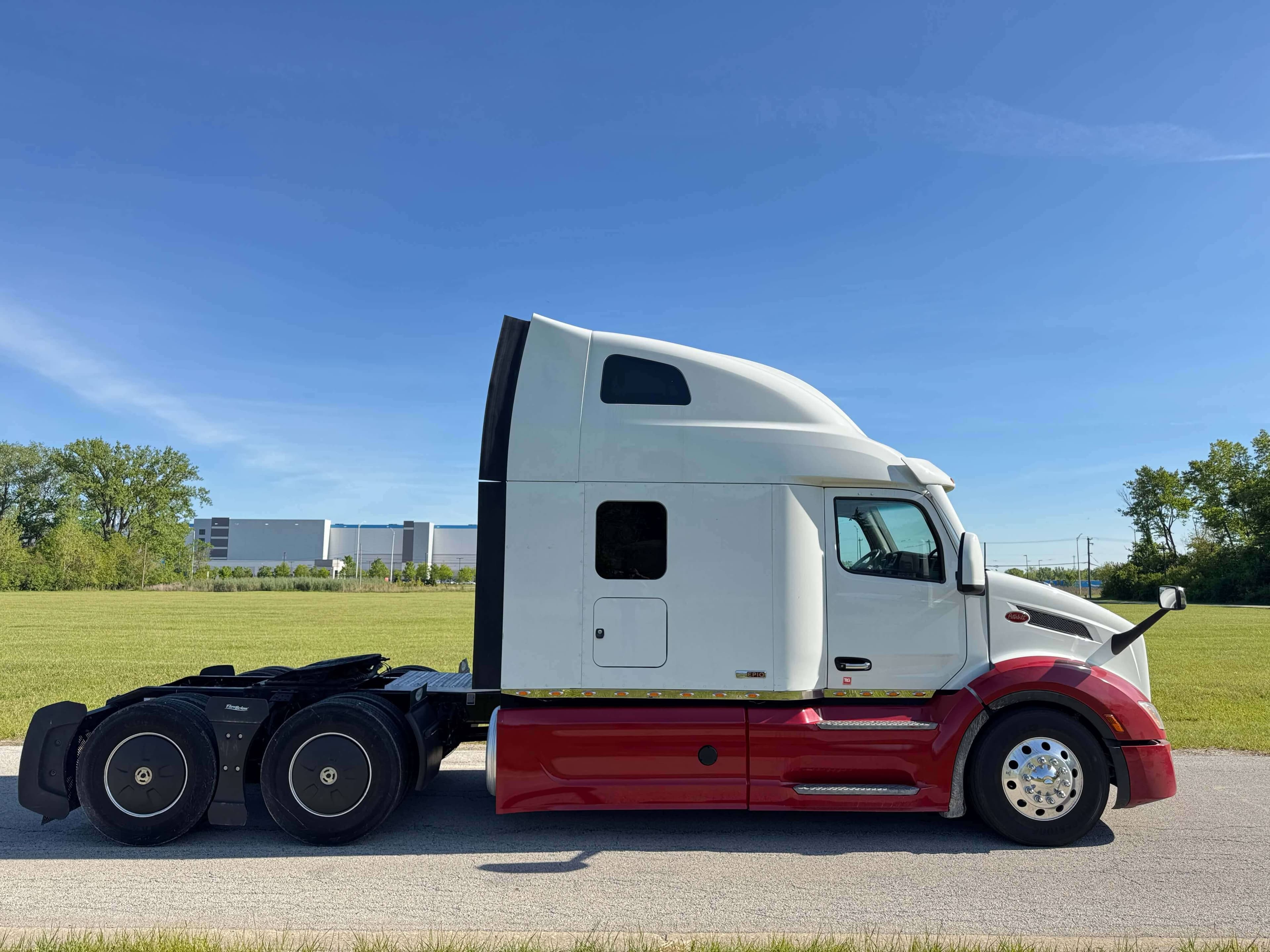 2023 Peterbilt 579 image 9