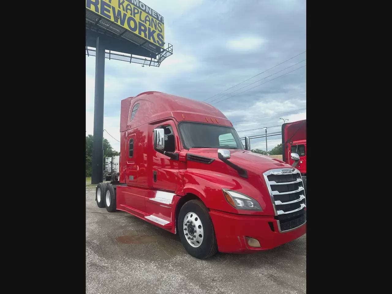 2020 Freightliner Cascadia image 1