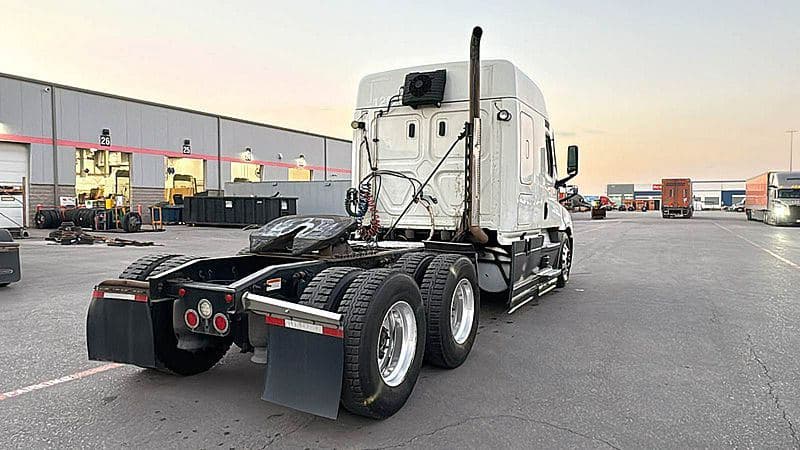 2021 Freightliner Cascadia 126 image 7