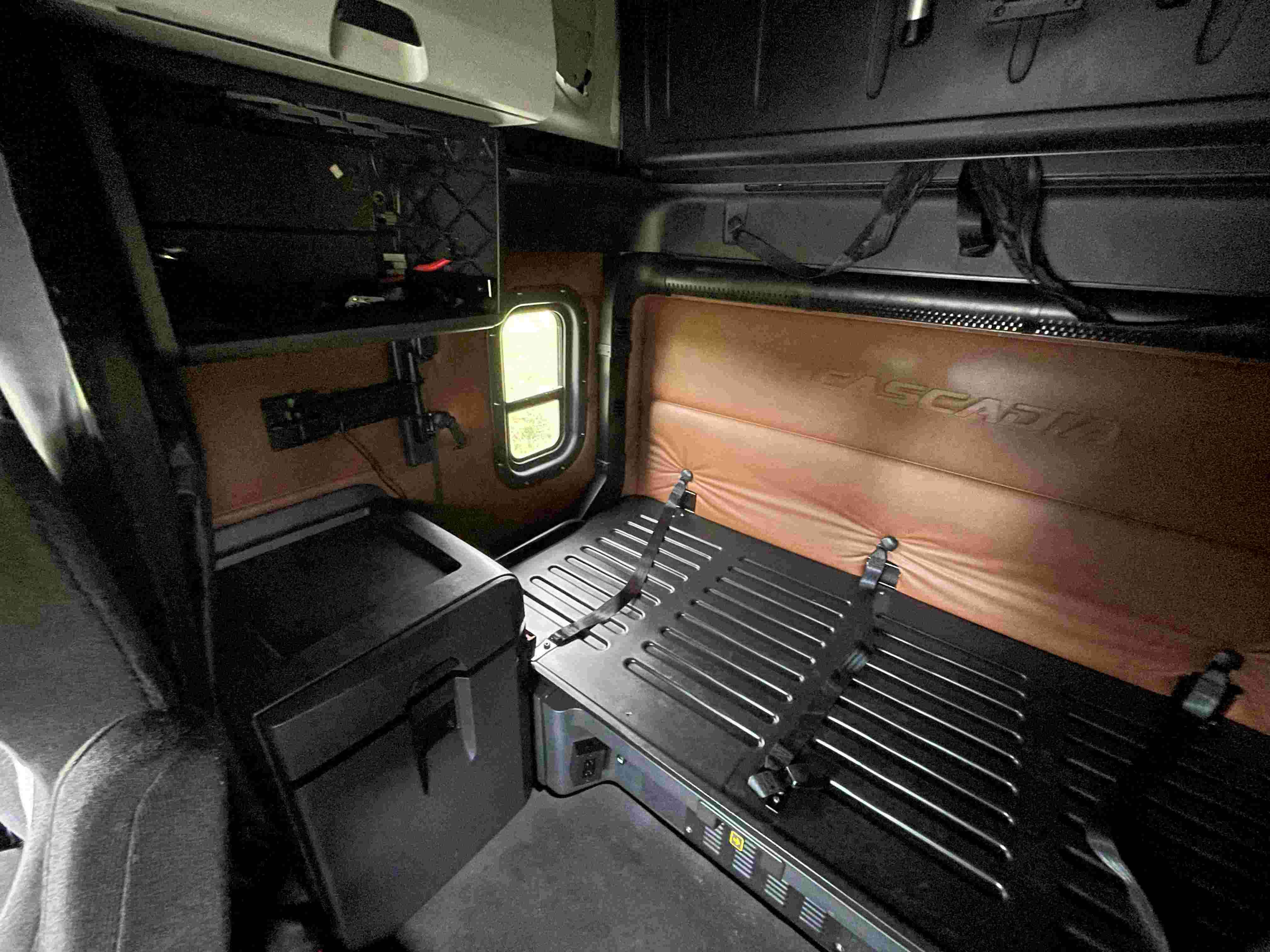2021 Freightliner Cascadia 126 image 20