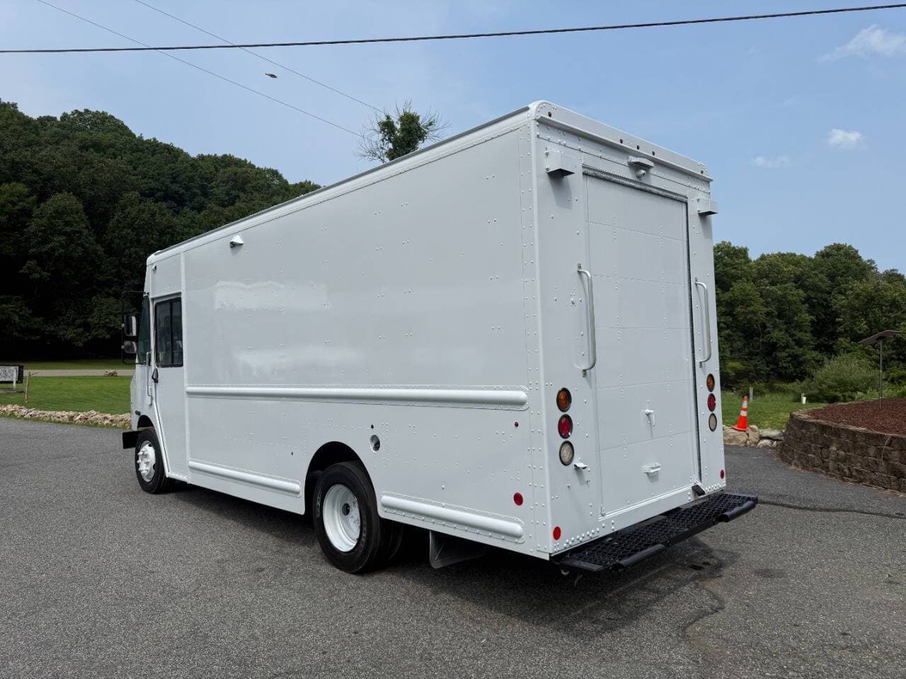 2020 Freightliner MT45 image 5