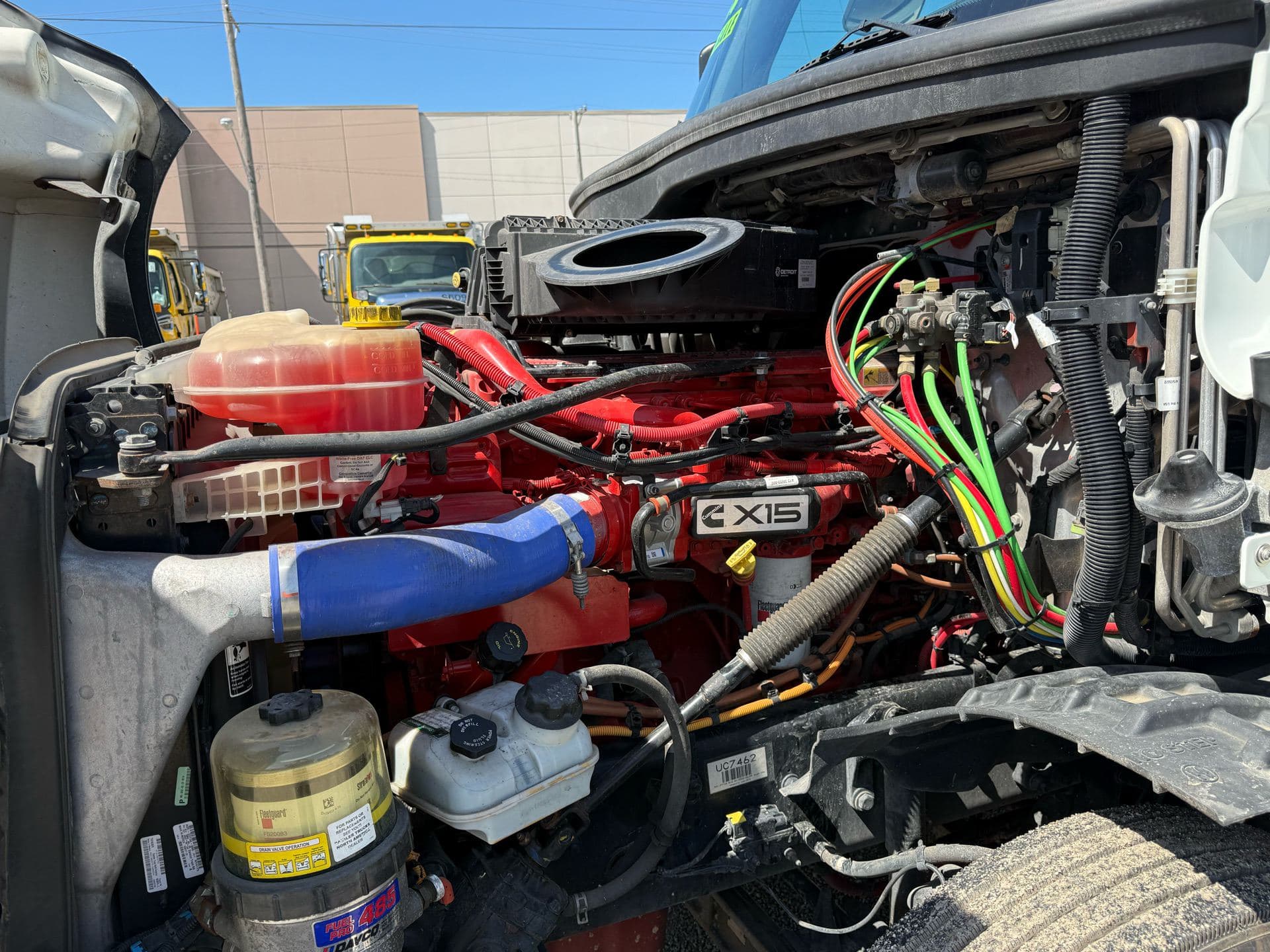 2023 Freightliner - Cummins Engine - 438k - 15k Hours! image 12