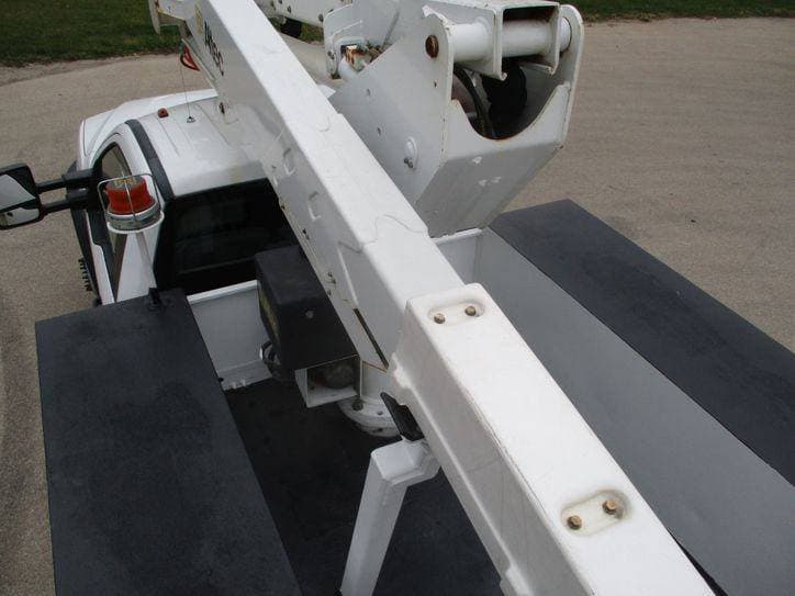 2017 Ford F-550 BUCKET TRUCK 92K MILES image 32