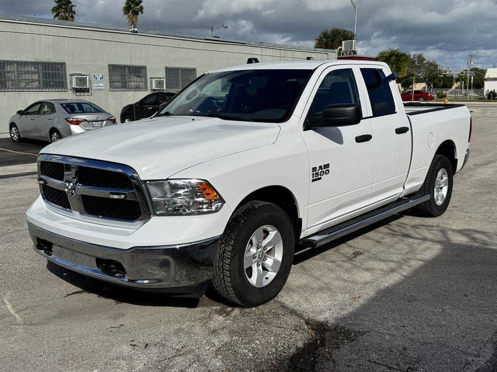 2020 Ram 1500 DS image 4