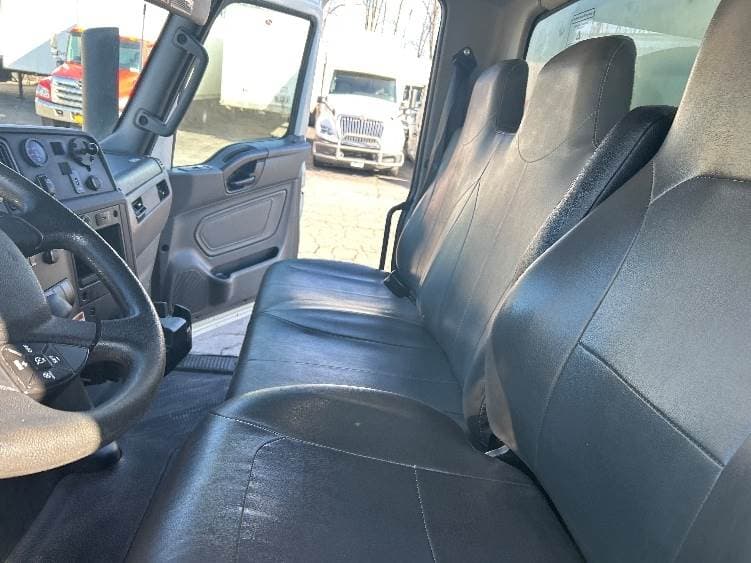 2022 International MV607 Box Truck - 220HP, 6 Speed Automatic, Roll up Door image 18