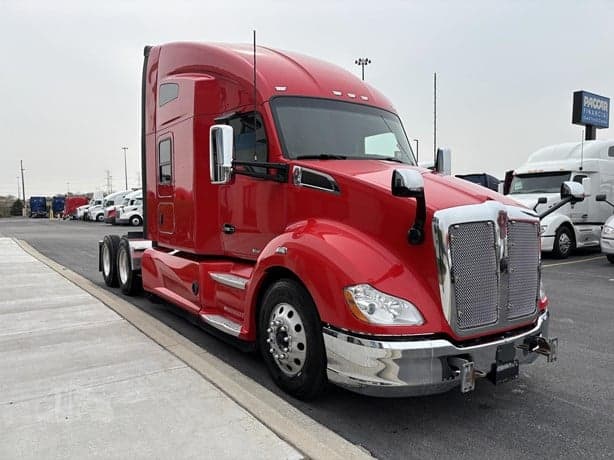 2021 Kenworth T680 image 8