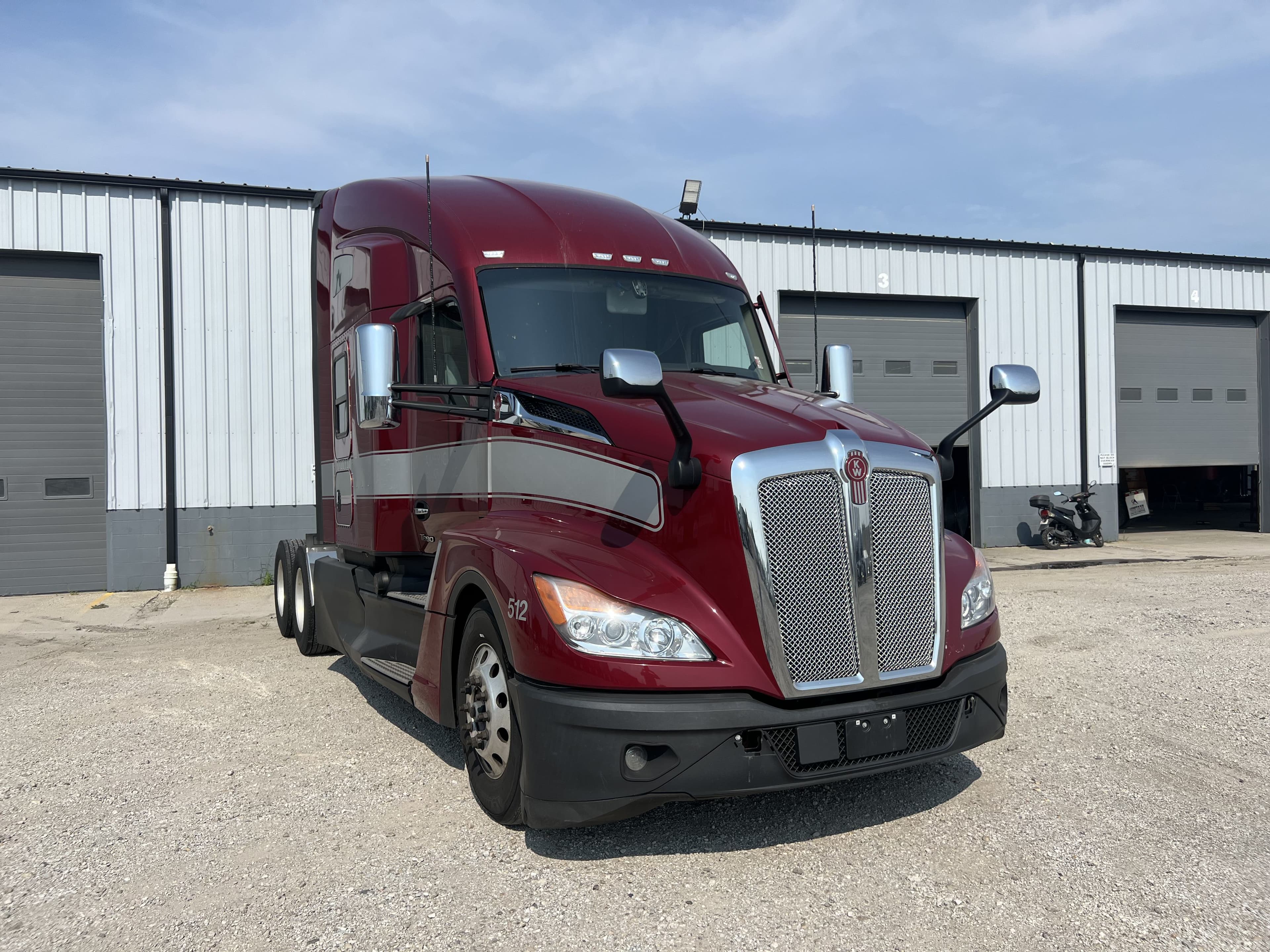 2023 Kenworth T680 image 5
