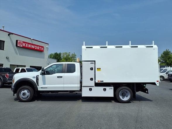 2026 Ford F550 image 4