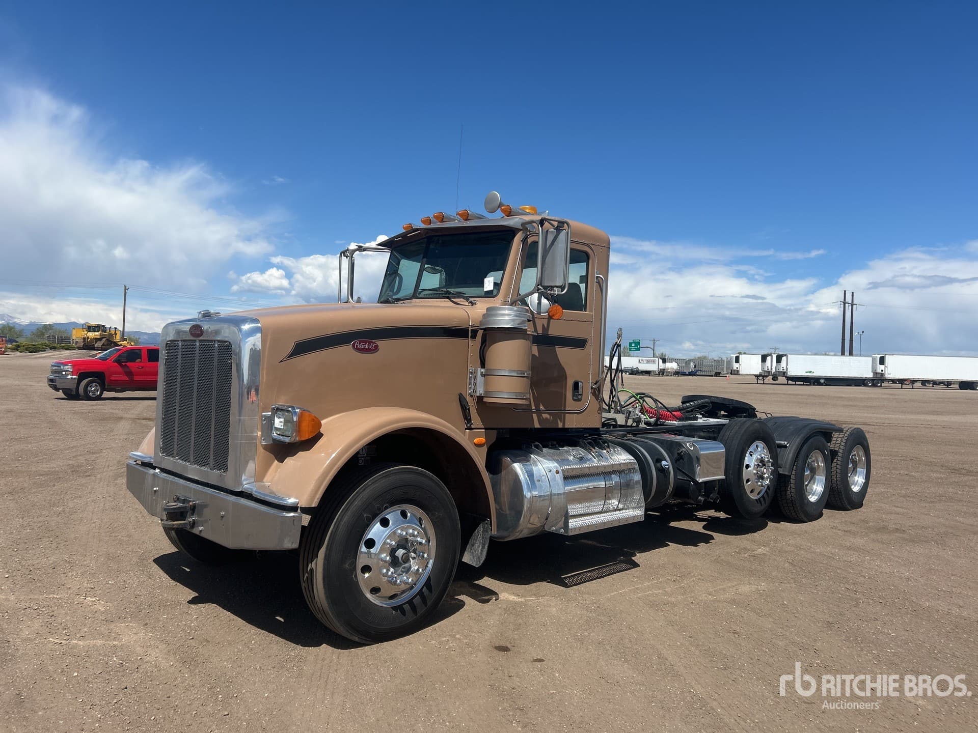 2014 Peterbilt 367 image 1