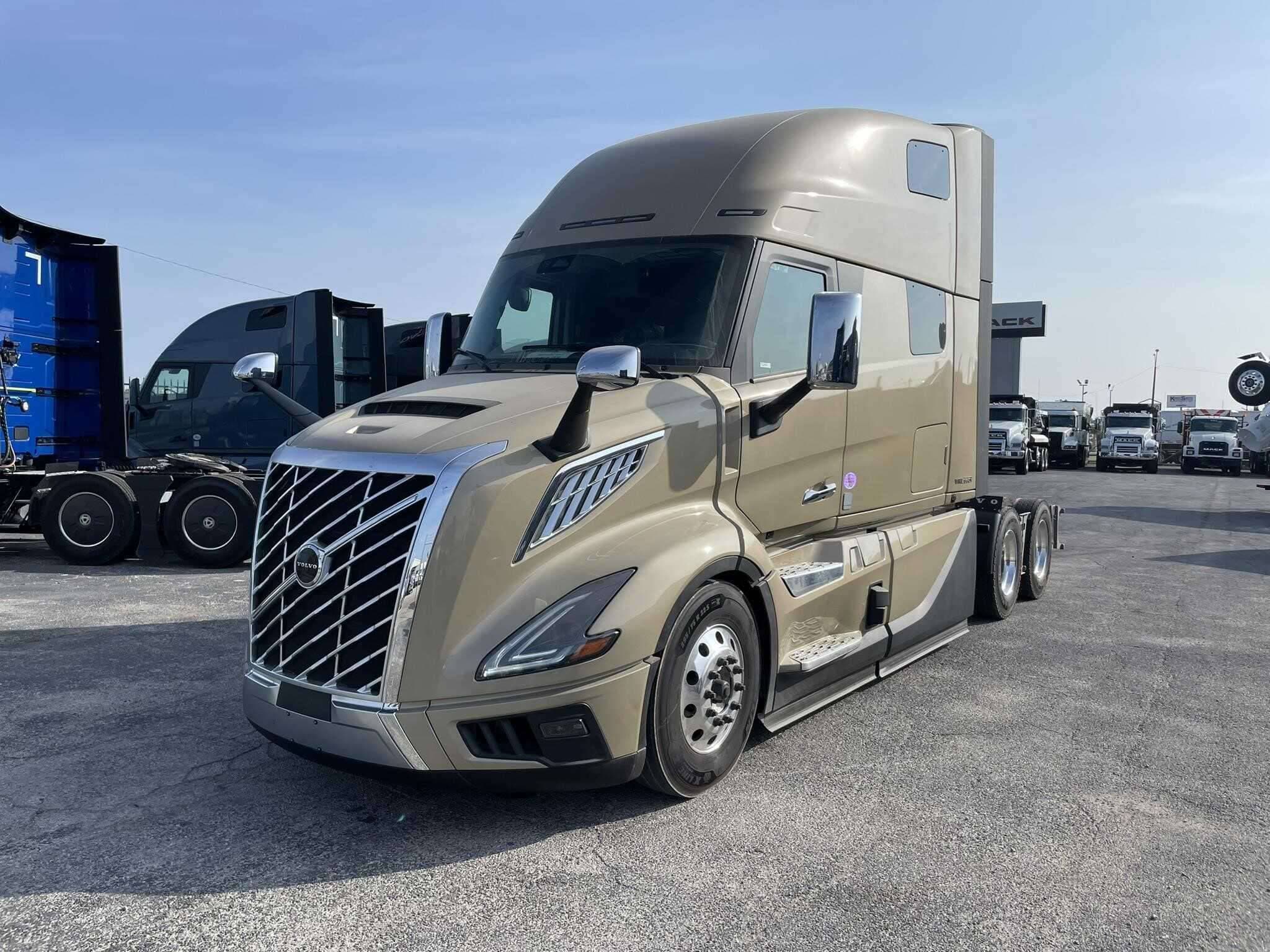 2026 Volvo NEW VNL image 1