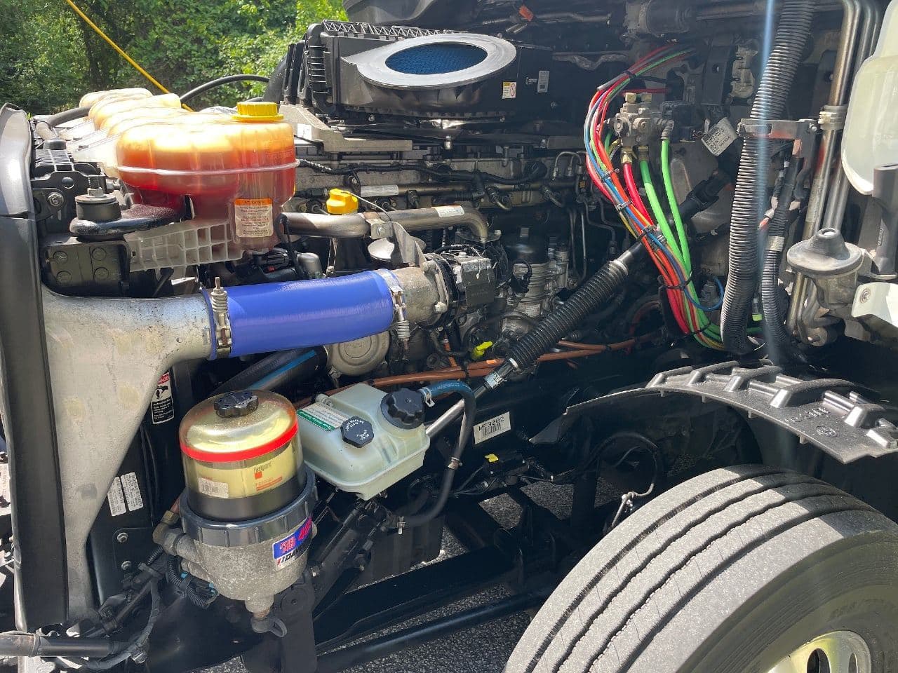 2020 Freightliner Cascadia 126 image 25