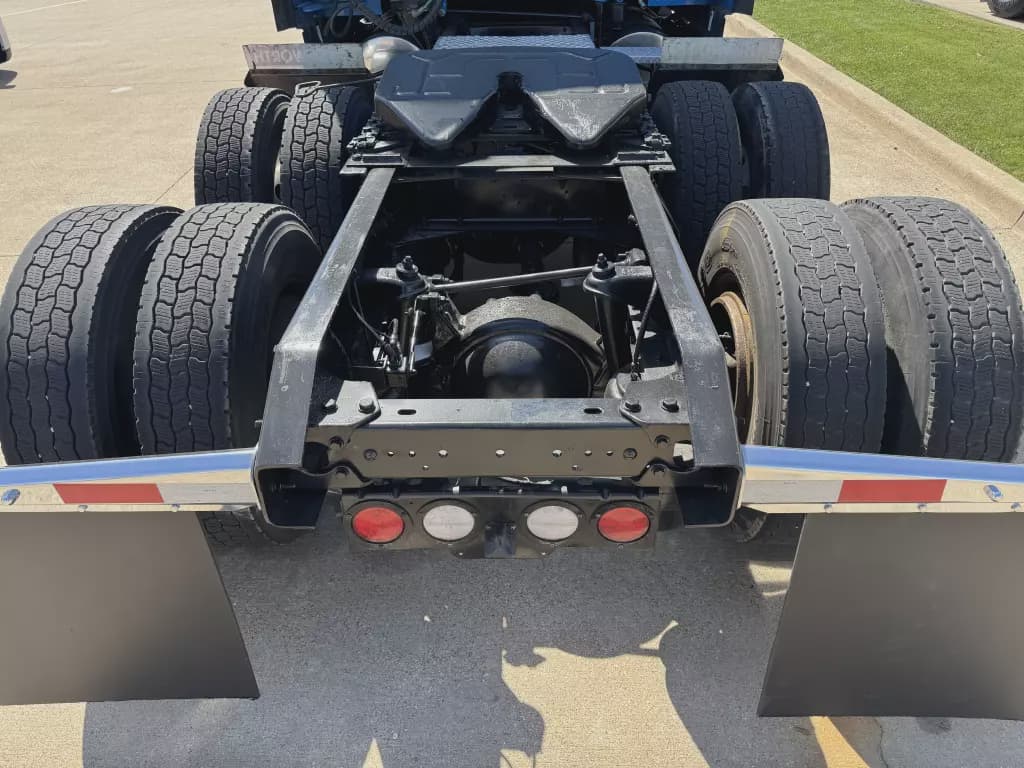 2022 Kenworth T680 image 4