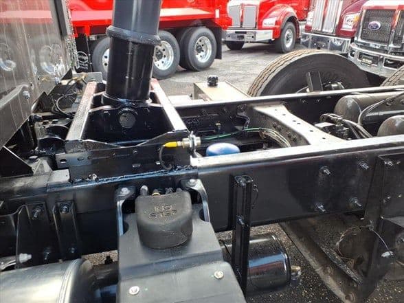 2026 Kenworth T880 image 14