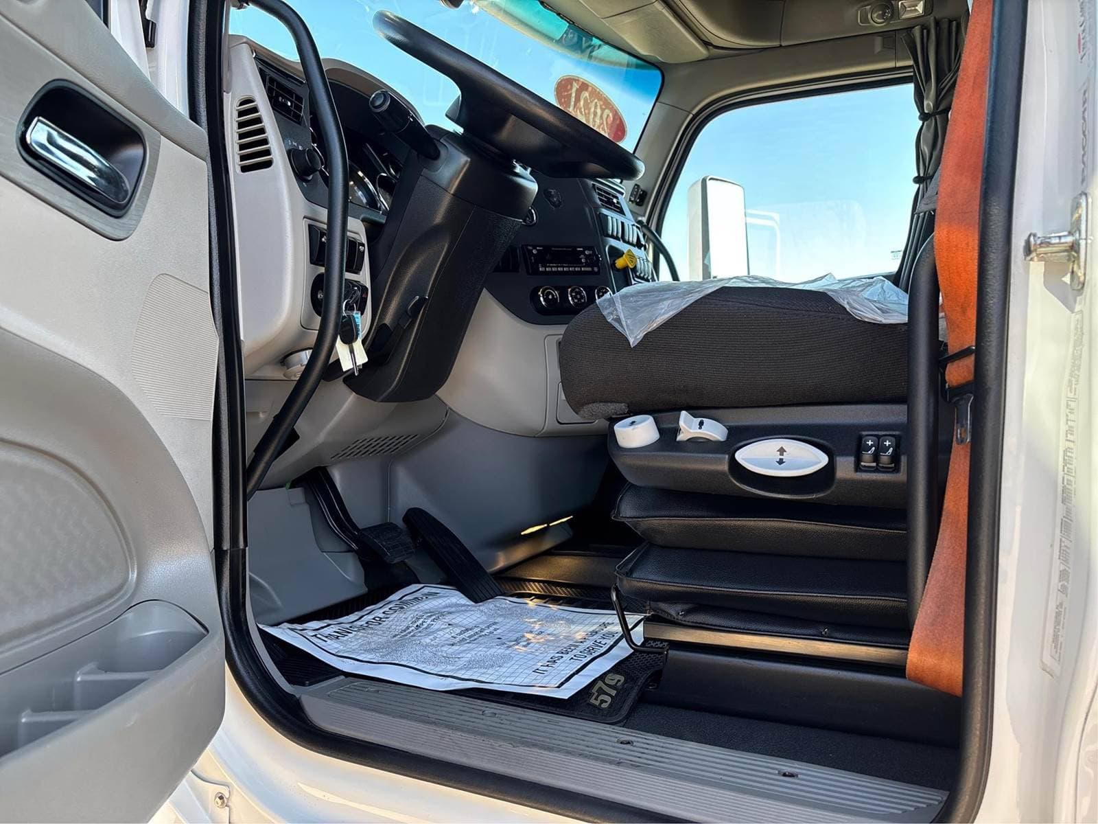 2021 Peterbilt 579 image 9