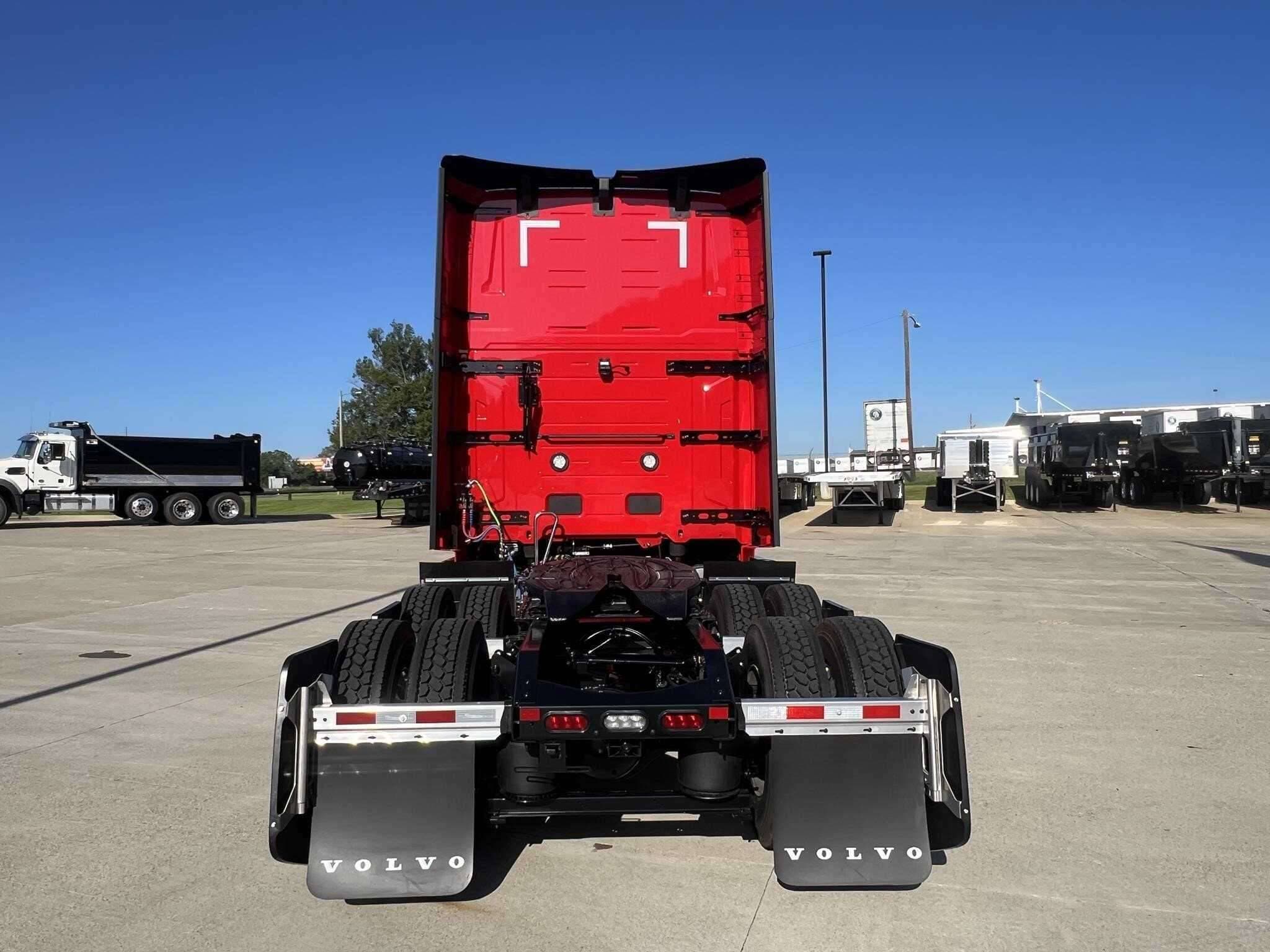 New 2026 VOLVO VNL64T660 Conventional - Sleeper Truck in Bossier City, LA image 3