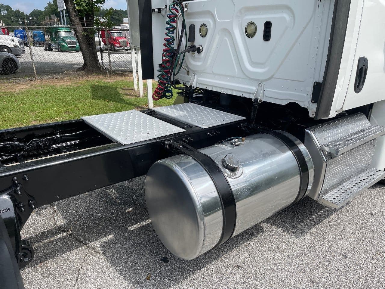 2019 Freightliner Cascadia 125 image 14