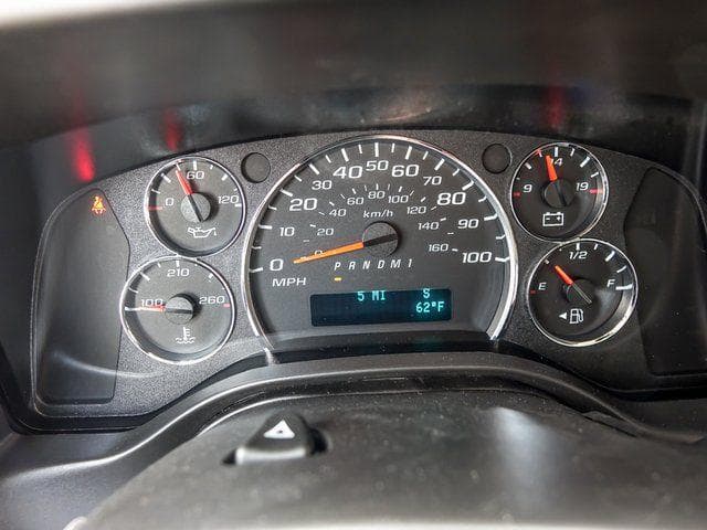 2025 Chevrolet Express 3500 LT Passenger image 15