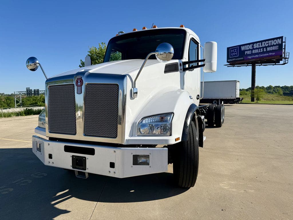 Used 2021 KENWORTH T880 image 3
