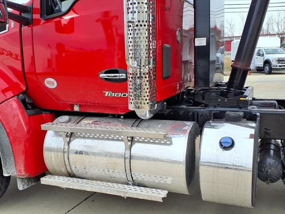 2026 Kenworth T880S image 8