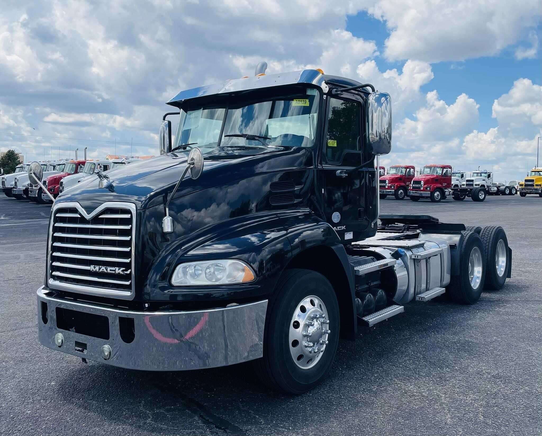 2018 Mack CXU613 Pinnacle image 1