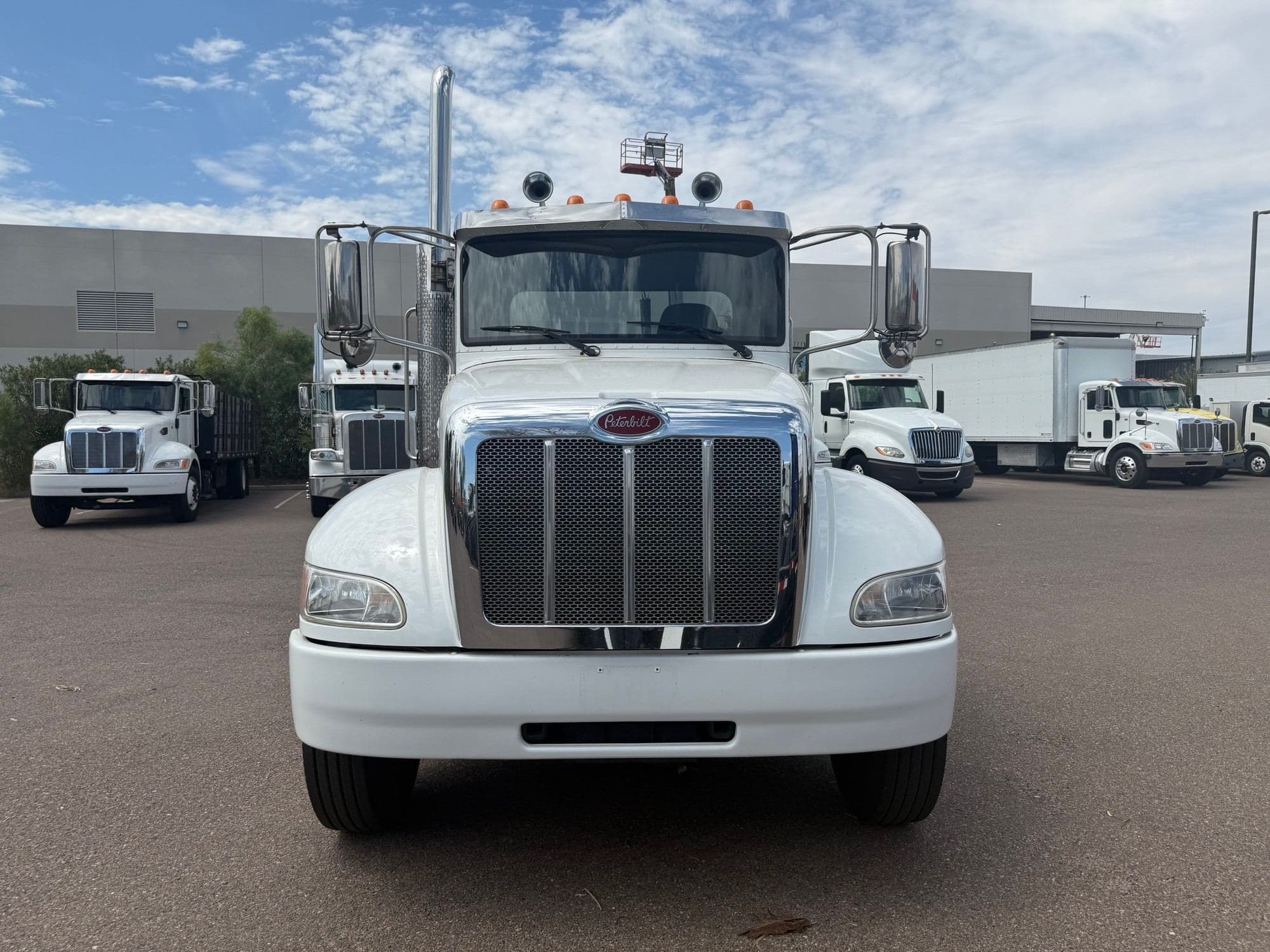 2019 Peterbilt 337 image 8