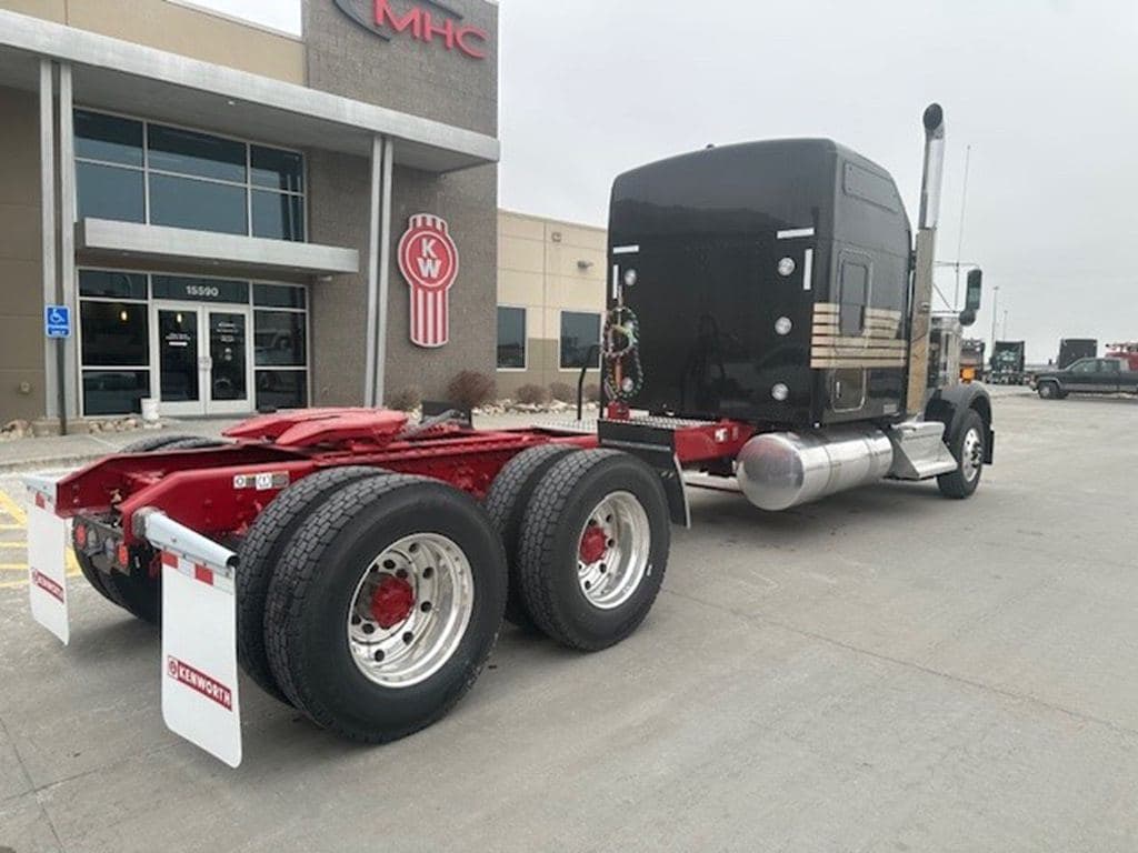 New 2026 KENWORTH W900 image 4
