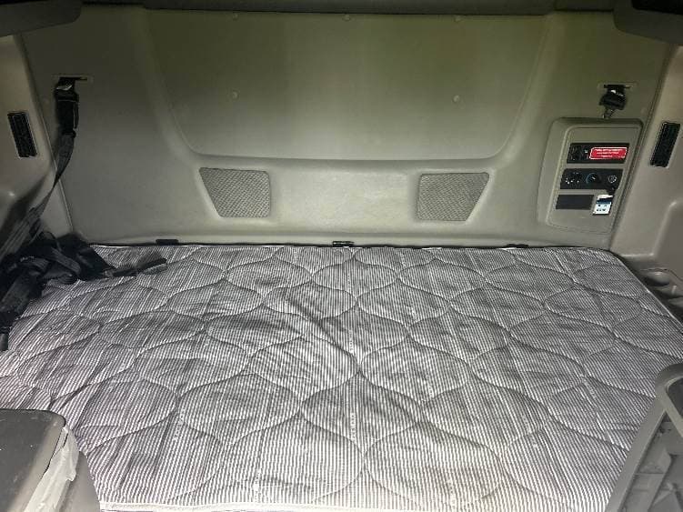 2023 International LT62F image 11