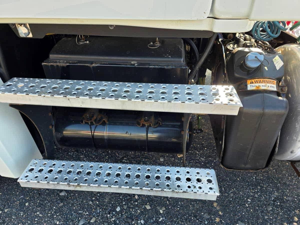 2019 Freightliner Cascadia image 11