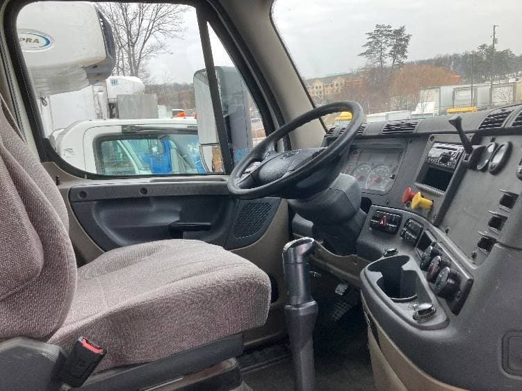 2018 Freightliner Cascadia image 4