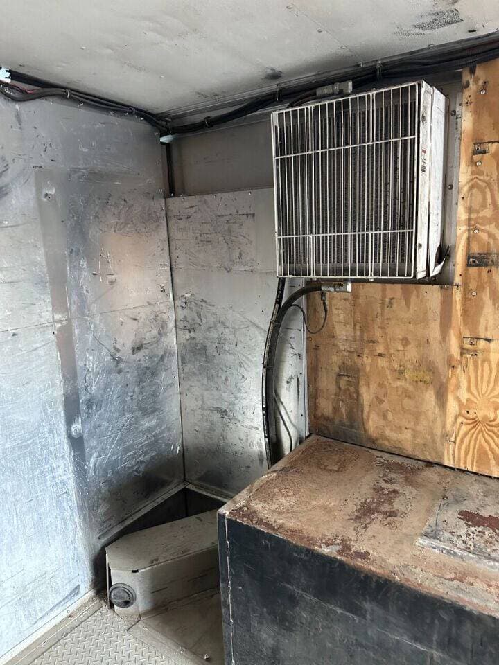 2010 Freightliner MT45 image 24