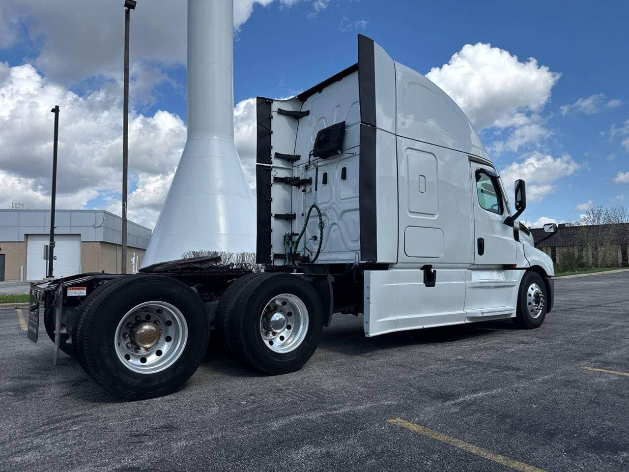 2022 Freightliner Cascadia 126 image 4