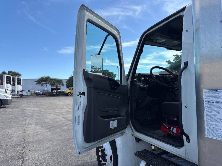 2022 International MV607 Box Truck - 220HP, 6 Speed Automatic, Swing Door image 16