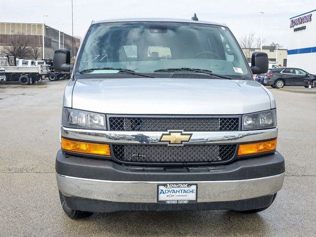 2025 Chevrolet Express 3500 LT Passenger image 8