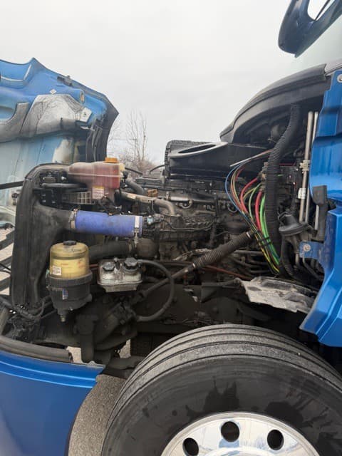 2023 Freightliner Cascadia image 9