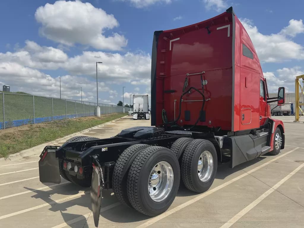 2022 Kenworth T680 image 6