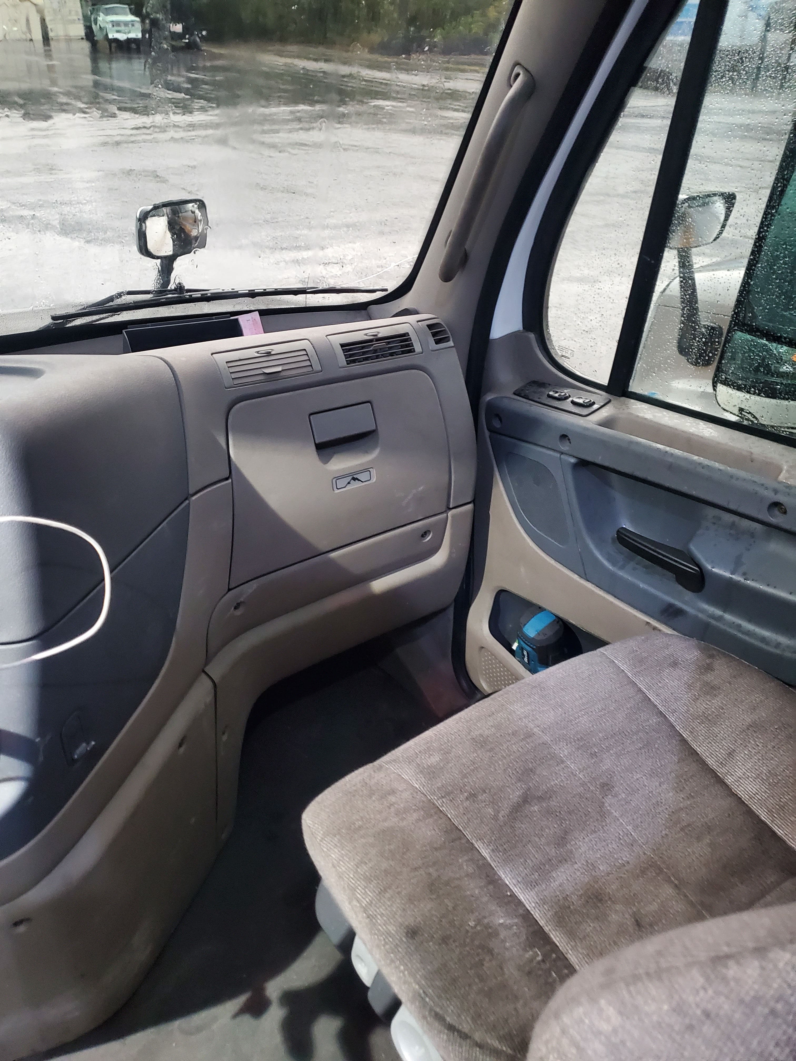 2016 Freightliner Cascadia image 4