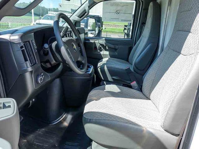 2026 Chevrolet Express 3500 Work Van Cutaway image 10