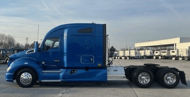 2020 Kenworth T680 image 2