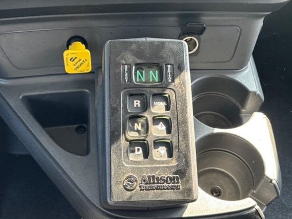 2025 Kenworth T880 image 13