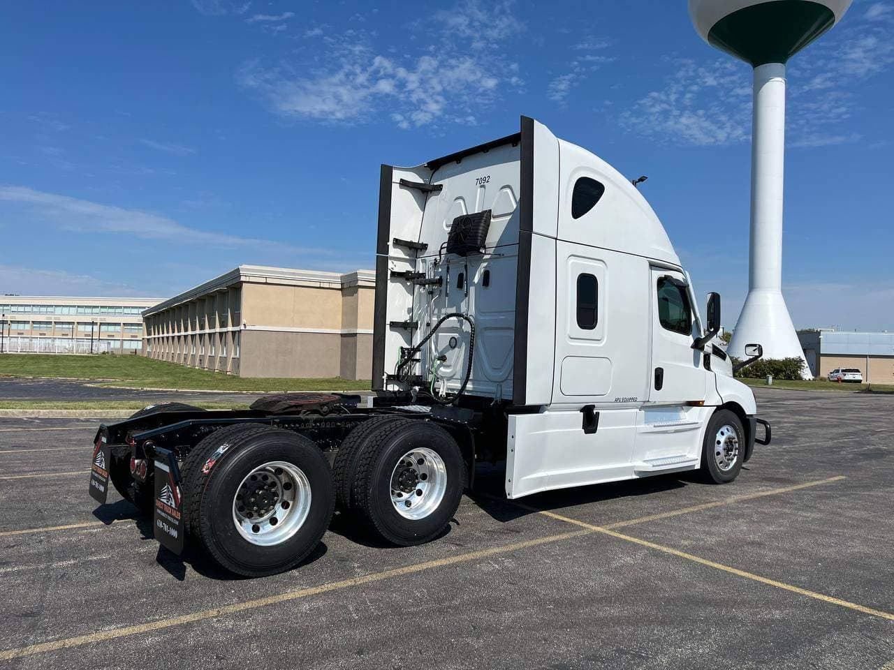 2023 Freightliner #1179 image 4