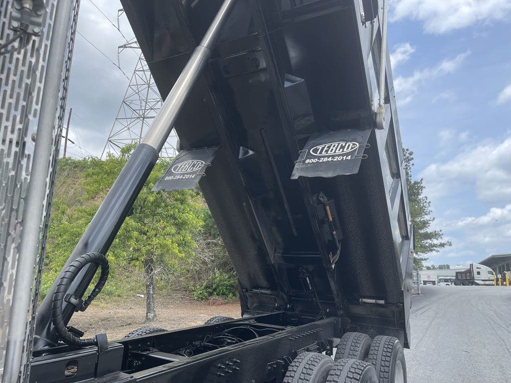 Used 2024 PETERBILT 567 image 10