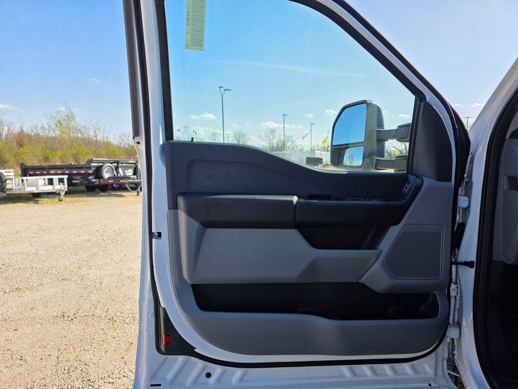 2026 Ford F-350SD XL Service Utility Body image 24