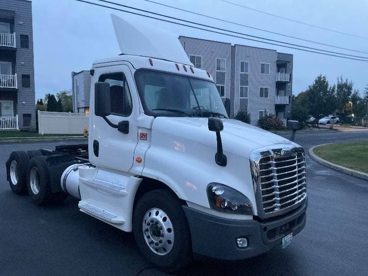 2018 Freightliner Cascadia image 3