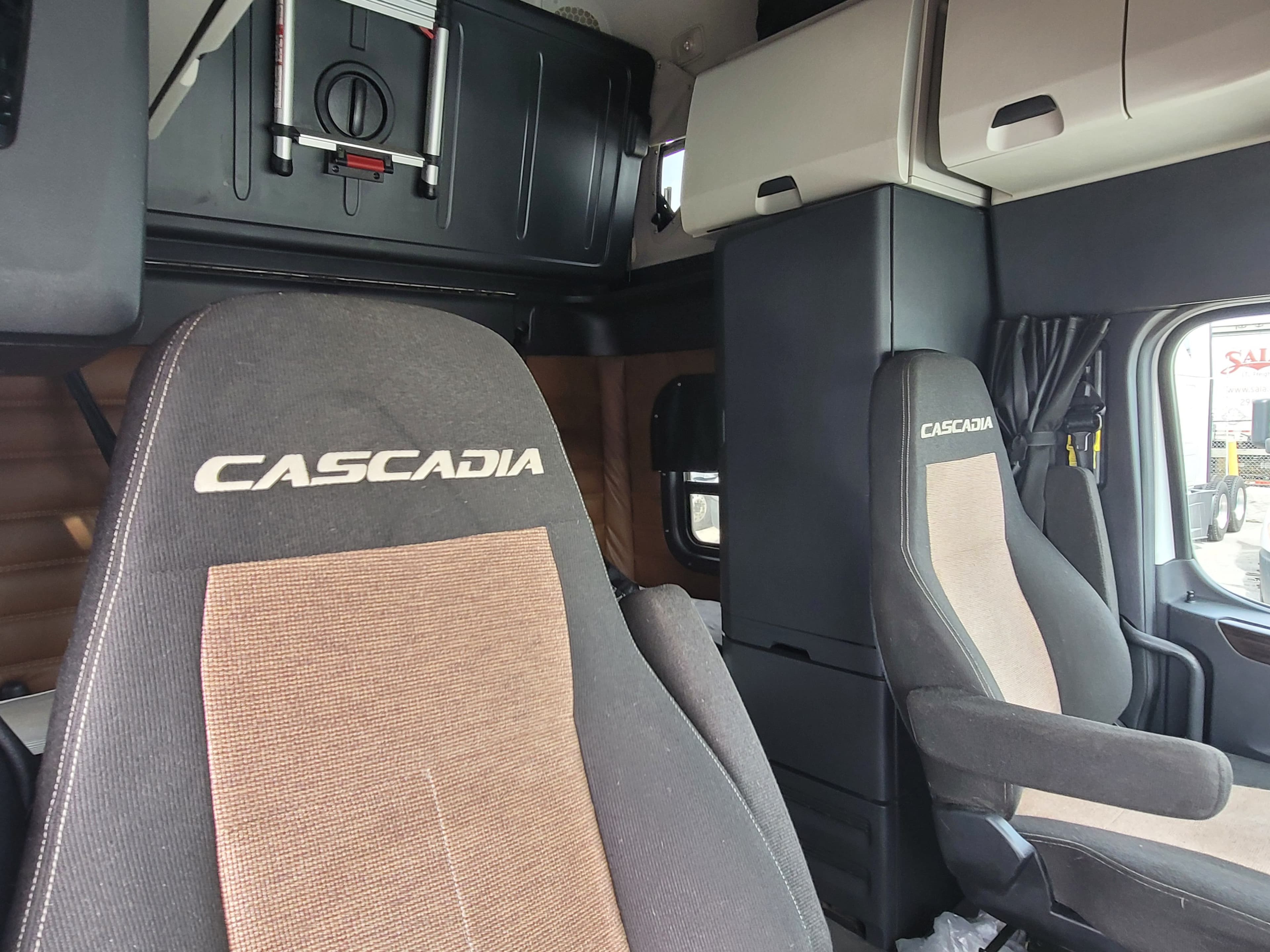 2022 Freightliner Cascadia 126 image 9