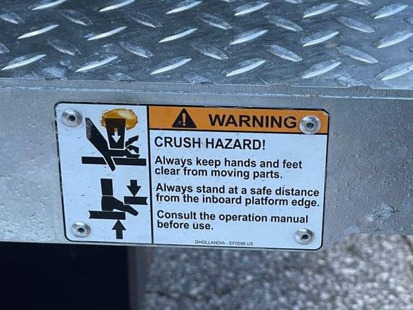 2025 Isuzu NRR image 18