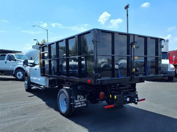 2025 Ford F550 image 6